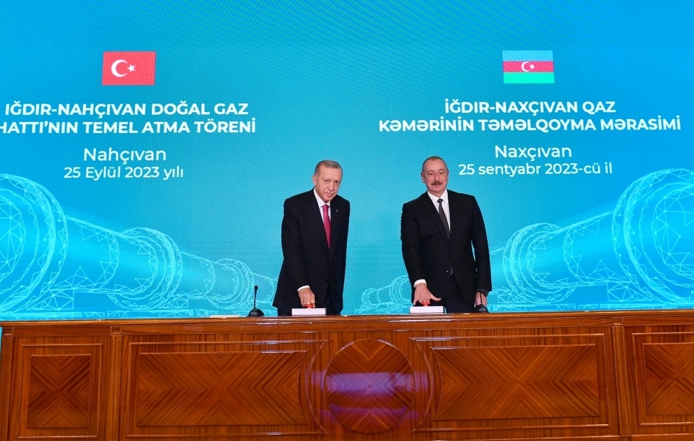 Prezident İlham Əliyev və Prezident Rəcəb Tayyib Ərdoğan İğdır-Naxçıvan qaz kəmərinin təməlinin qoyulması mərasimində iştirak ediblər  YENİLƏNİB VİDEO