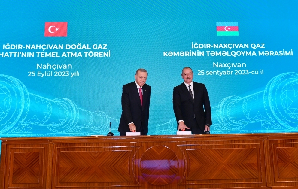 Präsident Ilham Aliyev und Präsident Recep Tayyip Erdogan legen Grundstein für Gaspipeline Igdir-Nachitschewan VIDEO
