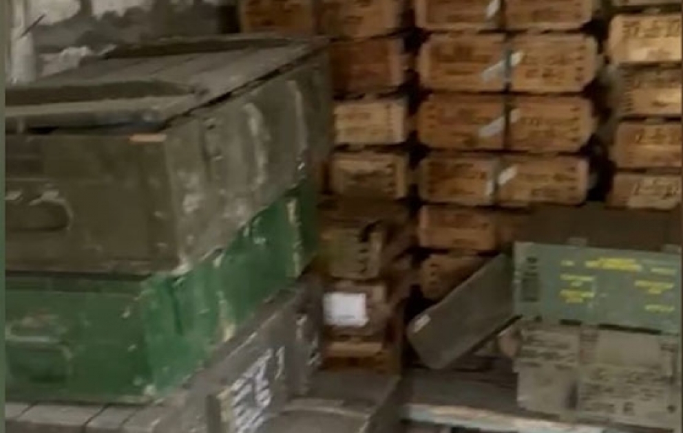 В гражданских постройках в Карабахском регионе обнаружены склады боеприпасов ВИДЕО