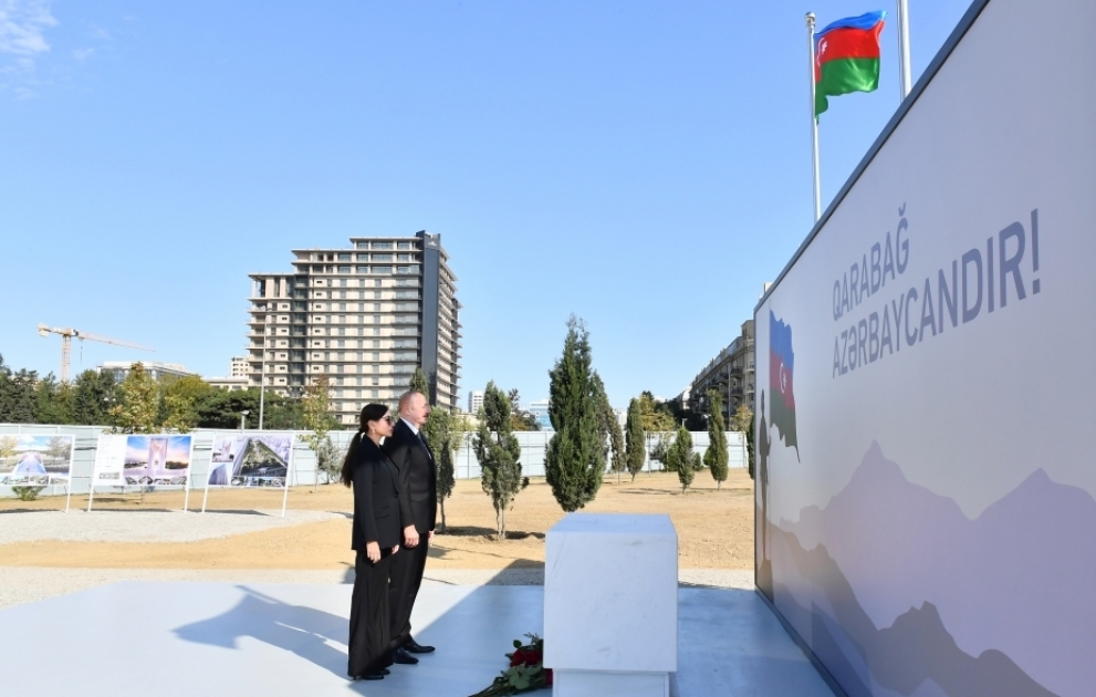 Prezident İlham Əliyev və birinci xanım Mehriban Əliyeva Bakıda inşası davam etdirilən Zəfər parkında olublar YENİLƏNİB VİDEO