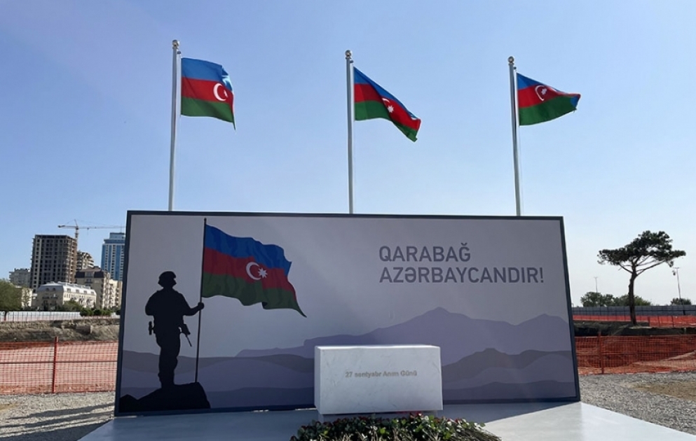 Müdafiə Nazirliyinin rəhbər heyəti inşası davam etdirilən Zəfər parkında olub VİDEO