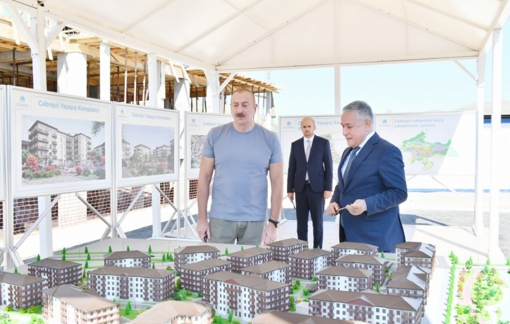Prezident İlham Əliyev Cəbrayıl Yaşayış Kompleksində aparılan tikinti işləri ilə tanış olub YENİLƏNİB VİDEO