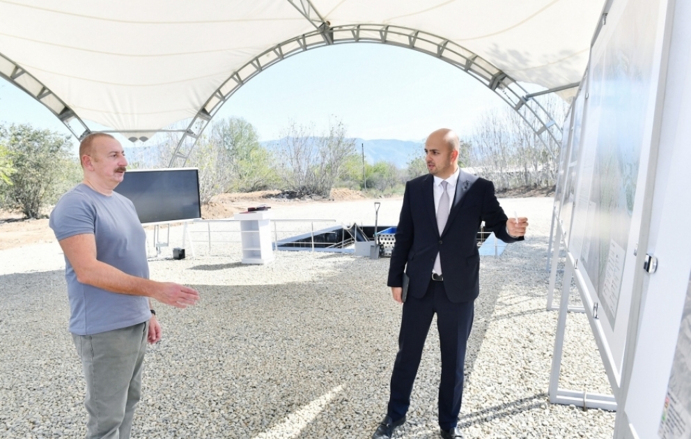 Präsident Ilham Aliyev legt Grundstein für das Dorf Zangilan AKTUALISIERT VIDEO