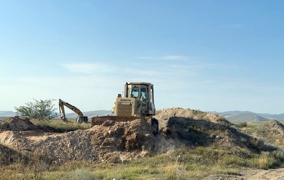 Verteidigungsministerium: Kampfstellungen und Befestigungsanlagen in der Region Karabach werden liquidiert VIDEO