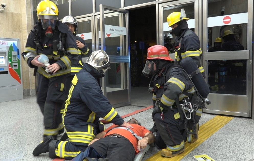 FHN: Metrodakı təlimə 5 ədəd texnika və 41 nəfərdən ibarət şəxsi heyəti cəlb olunub VİDEO