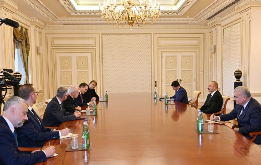 Prezident İlham Əliyev Anqlikan Kilsəsinin dini rəhbərini qəbul edib YENİLƏNİB VİDEO