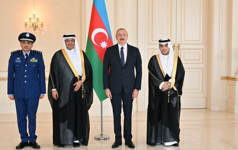 Le président Ilham Aliyev reçoit les lettres de créance du nouvel ambassadeur d’Arabie saoudite en Azerbaïdjan VIDEO