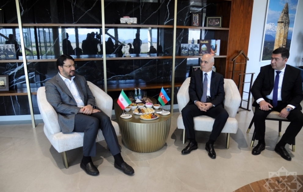Iranischer Minister für Straßen und Stadtentwicklung zu Besuch in Aserbaidschan VIDEO