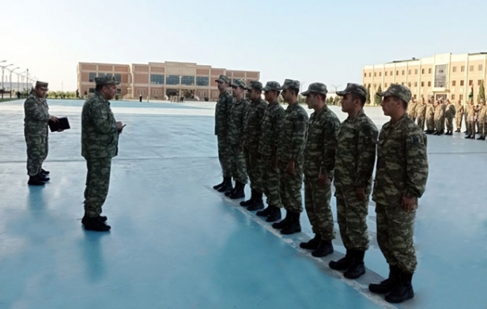 Xidmət müddəti başa çatan hərbi qulluqçuların tərxis olunması tədbirləri davam etdirilir VİDEO
