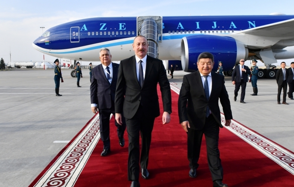 Azərbaycan Prezidenti İlham Əliyev Qırğızıstana səfərə gəlib VİDEO