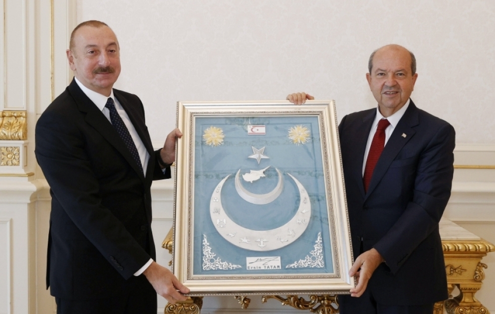 Ilham Aliyev reçoit le président de la République turque de Chypre du Nord VIDEO