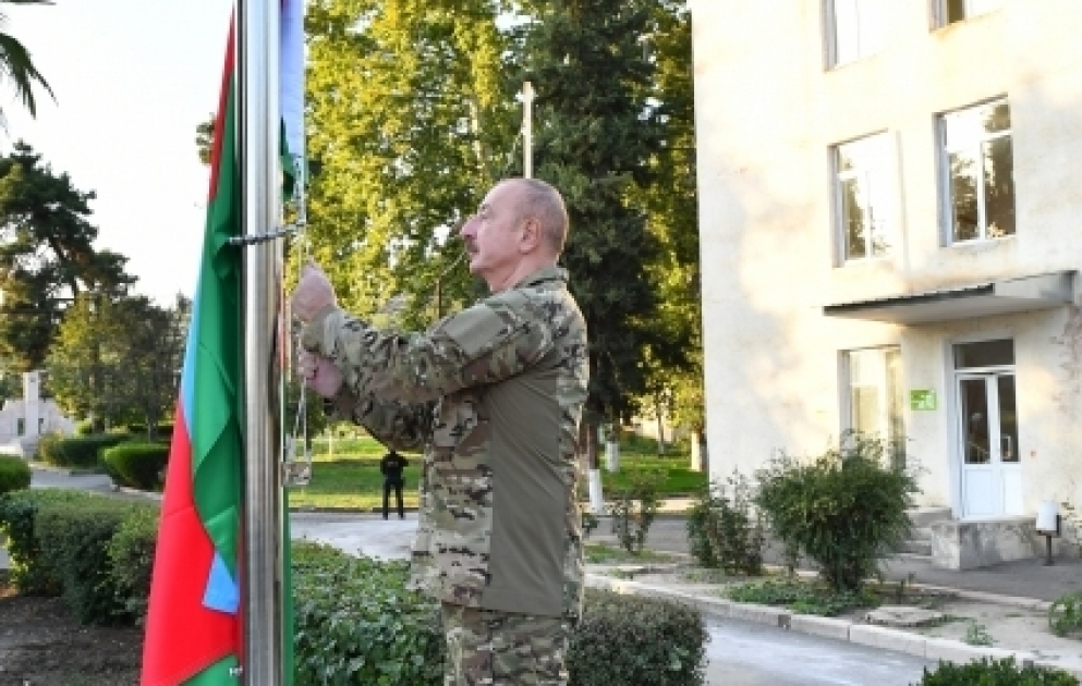 Президент Ильхам Алиев поднял Государственный флаг в городе Ходжавенд  ОБНОВЛЕНО ВИДЕО