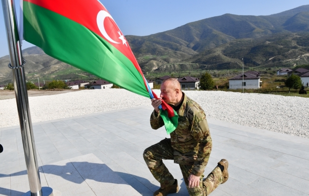 President Ilham Aliyev raised national flag of Azerbaijan in Khojaly town VIDEO