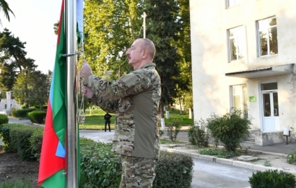 President Ilham Aliyev raised national flag of Azerbaijan in Khojavand town VIDEO