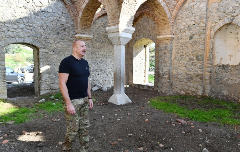 Le président de la République se rend au village de Malybeyli de la région de Choucha VIDEO