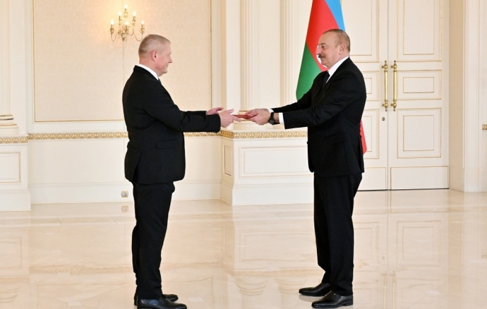 Президент Ильхам Алиев принял верительные грамоты новоназначенного посла Латвии в Азербайджане ОБНОВЛЕНО ВИДЕО