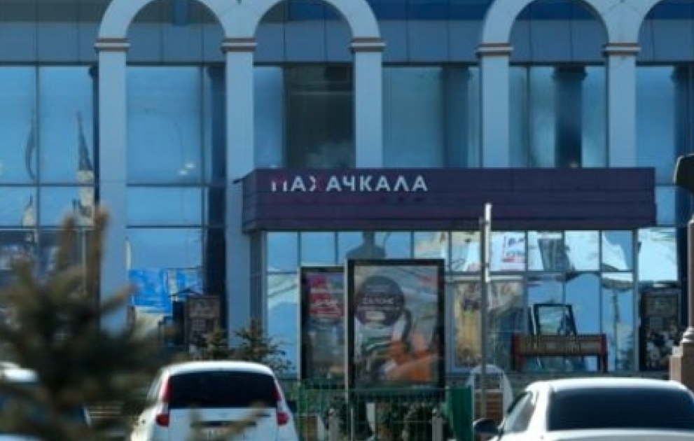Mahaçqala hava limanı müvəqqəti bağlanıb VİDEO