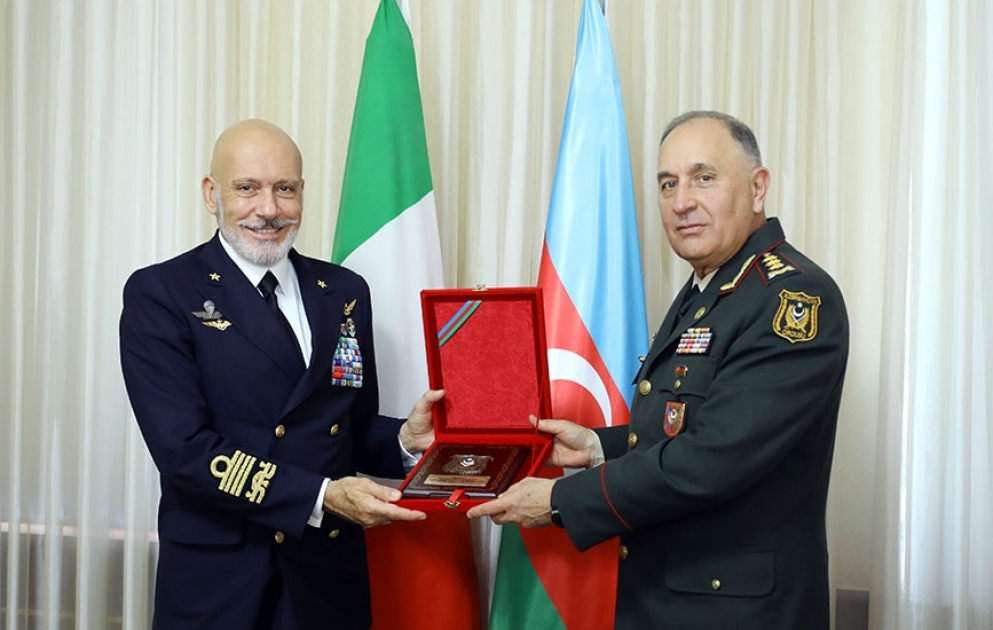 Italienischer Generalstabschef zu Besuch in Aserbaidschan VIDEO