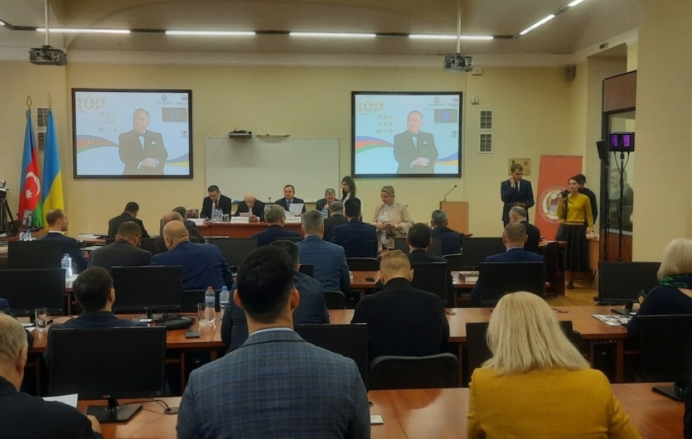 Taras Şevçenko adına Kiyev Milli Universitetində Ulu Öndər Heydər Əliyevin 100 illiyinə həsr olunan dəyirmi masa keçirilib VİDEO