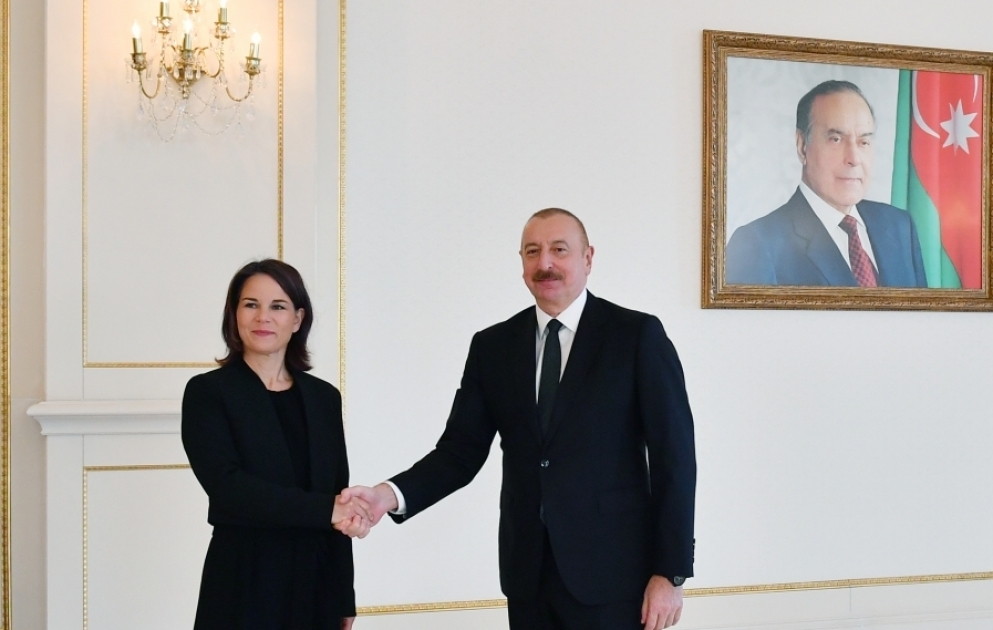 Le président Ilham Aliyev reçoit la ministre allemande des Affaires étrangères  MIS A JOUR VIDEO