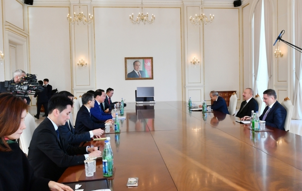 Präsident Ilham Aliyev empfängt südkoreanische Delegation AKTUALISIERT