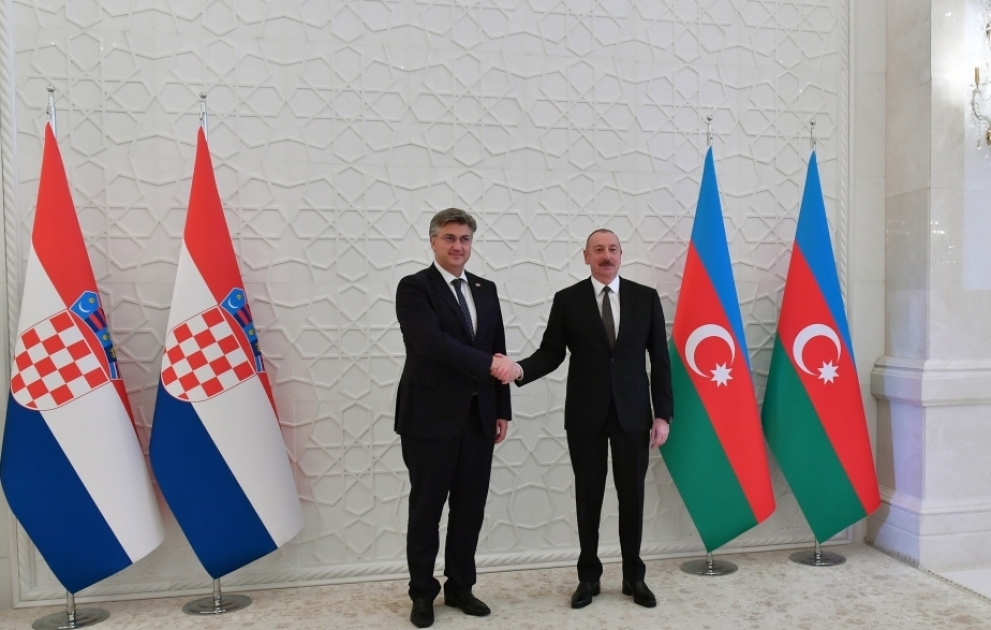 Präsident Ilham Aliyev und kroatischer Premierminister Andrej Plenković treffen sich zu Vier-Augen-Gespräch in Baku VIDEO