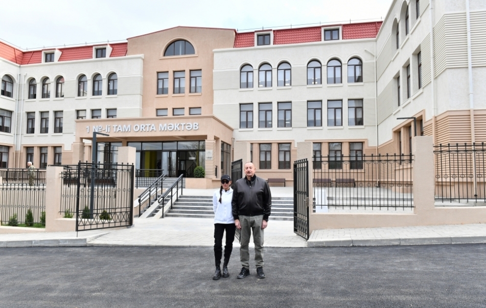 Schuscha: Präsident Ilham Aliyev weiht städtische Mittelschule Nr. 1 ein VIDEO