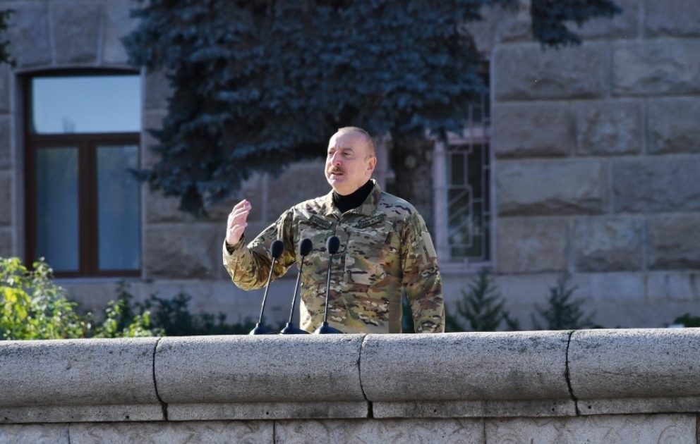Prezident: Xalqıma söz vermişdim ki, gün gələcək Azərbaycan Bayrağı işğal altında olan bütün torpaqlarda qaldırılacaq və bu gün gəldi VİDEO