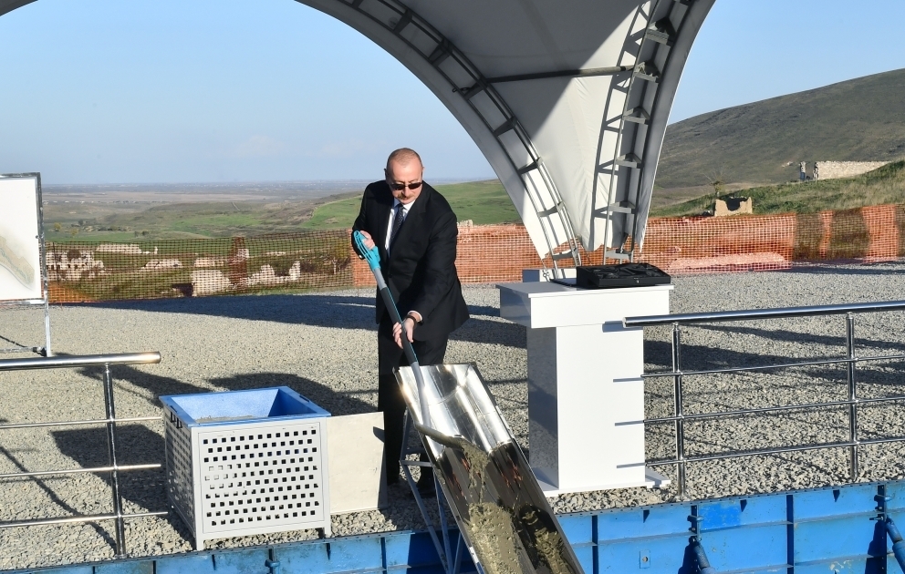 Prezident İlham Əliyev Füzuli rayonunda Qarğabazar kəndinin təməlini qoyub YENİLƏNİB VİDEO