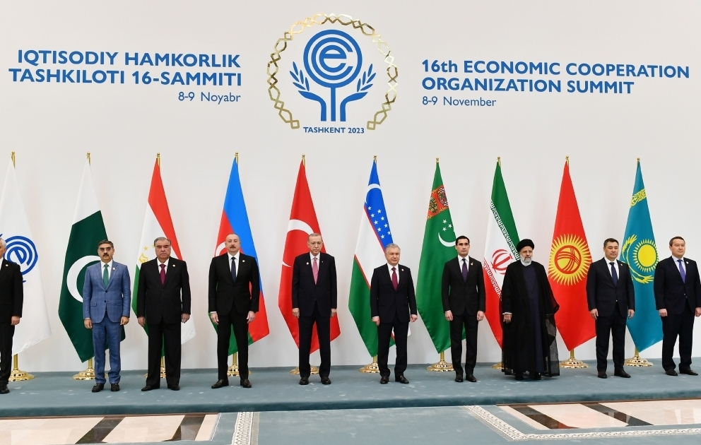 Tachkent accueille le 16e Sommet de l’Organisation de coopération économique à  Le président azerbaïdjanais Ilham Aliyev participe au sommet  MIS A JOUR VIDEO