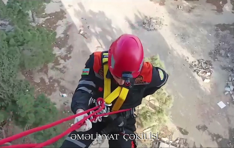 FHN: Qeyri-iş günlərində 152 yanğına çıxış olub, 21 köməksiz vəziyyətdə qalmış şəxs xilas edilib VİDEO