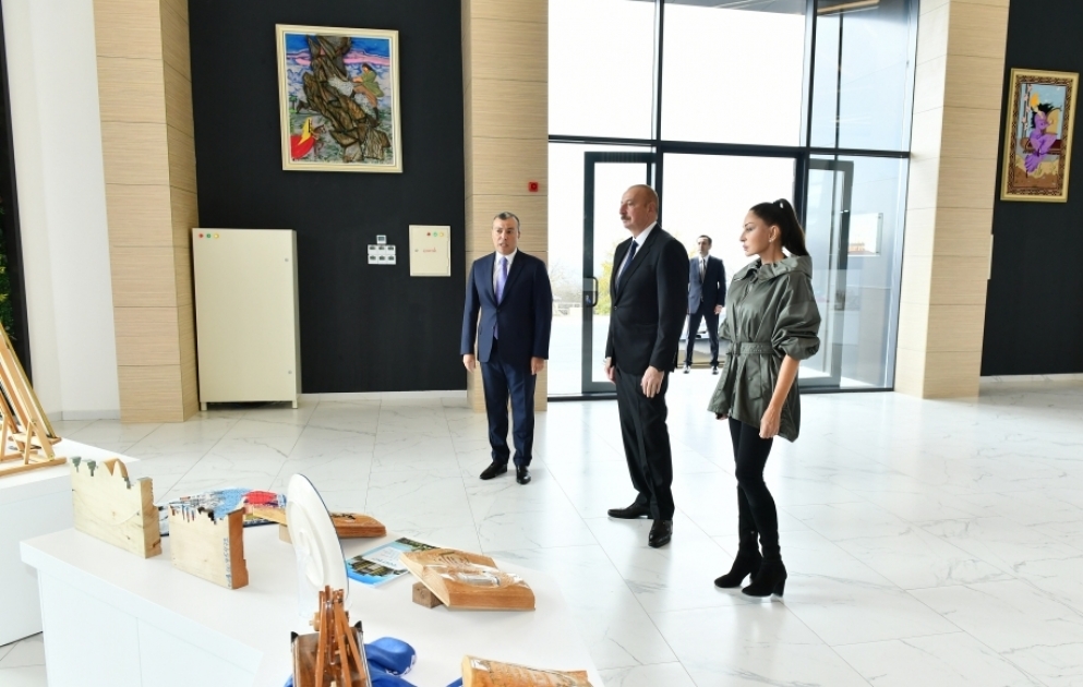 Prezident İlham Əliyev və birinci xanım Mehriban Əliyeva İsmayıllıda DOST İnklüziv İnkişaf və Yaradıcılıq Mərkəzinin “DOST EVİ” filialının açılışında iştirak ediblər YENİLƏNİB VİDEO