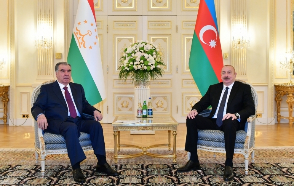 Präsident Ilham Aliyev trifft Tadschikistans Präsident AKTUALISIERT VIDEO