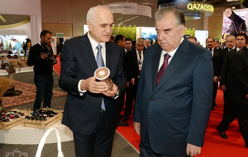 Le président tadjik Emomali Rahmon visite l’exposition intitulée « Exposition des pays du SPECA : Coopération régionale pour le développement durable » VIDEO