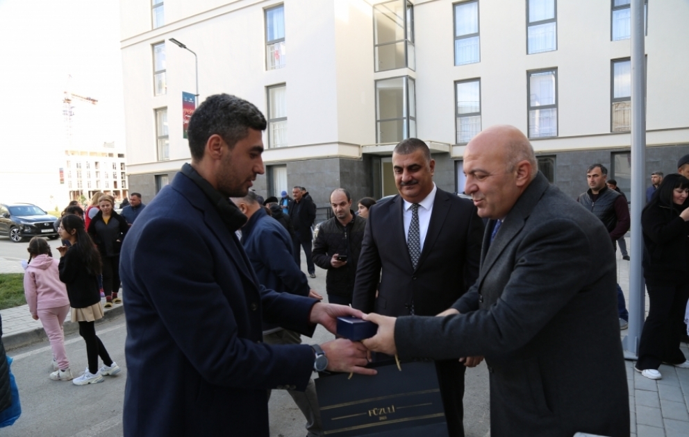 Füzulidə daha 25 ailəyə evlərinin açarları təqdim olunub – YENİLƏNİB FOTO VİDEO