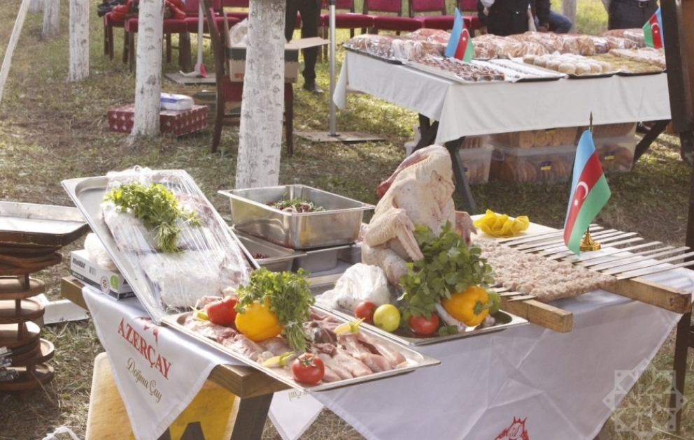 Biləsuvarda üçüncü dəfə “Hind toyuğu festivalı” keçirilib VİDEO