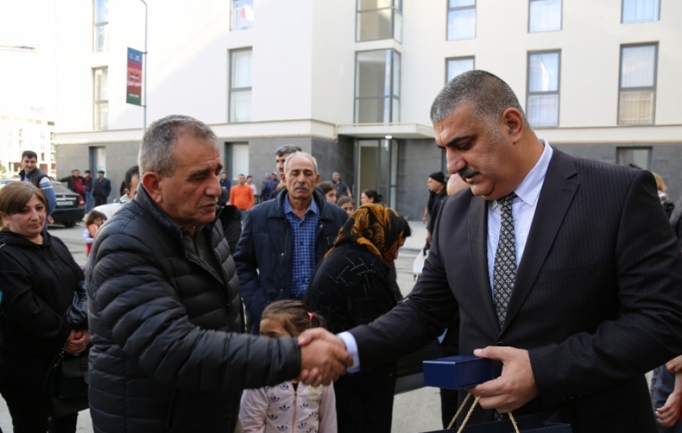 Füzulidə daha 25 ailəyə evlərinin açarları təqdim olunub VİDEO