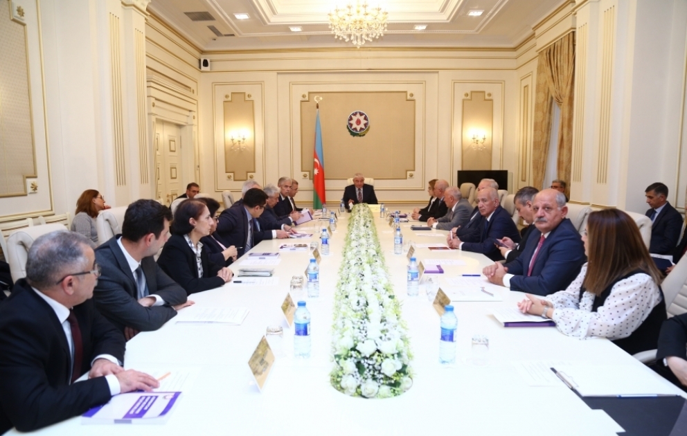 Mərkəzi Seçki Komissiyası növbədənkənar Azərbaycan Respublikası Prezidenti seçkilərini təyin edib VİDEO