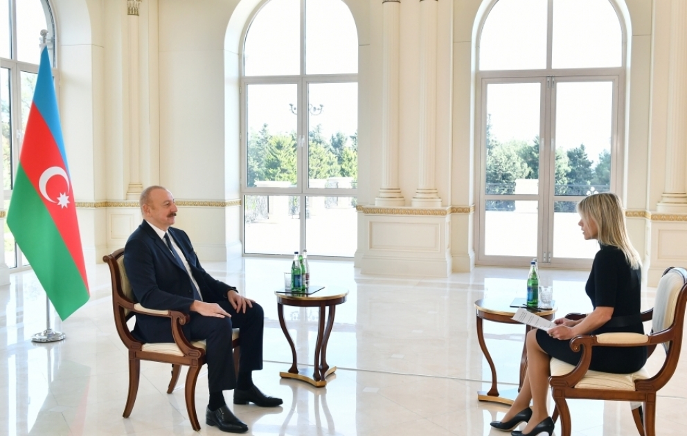 Le président Ilham Aliyev accorde une interview à la chaîne de télévision Euronews VIDEO