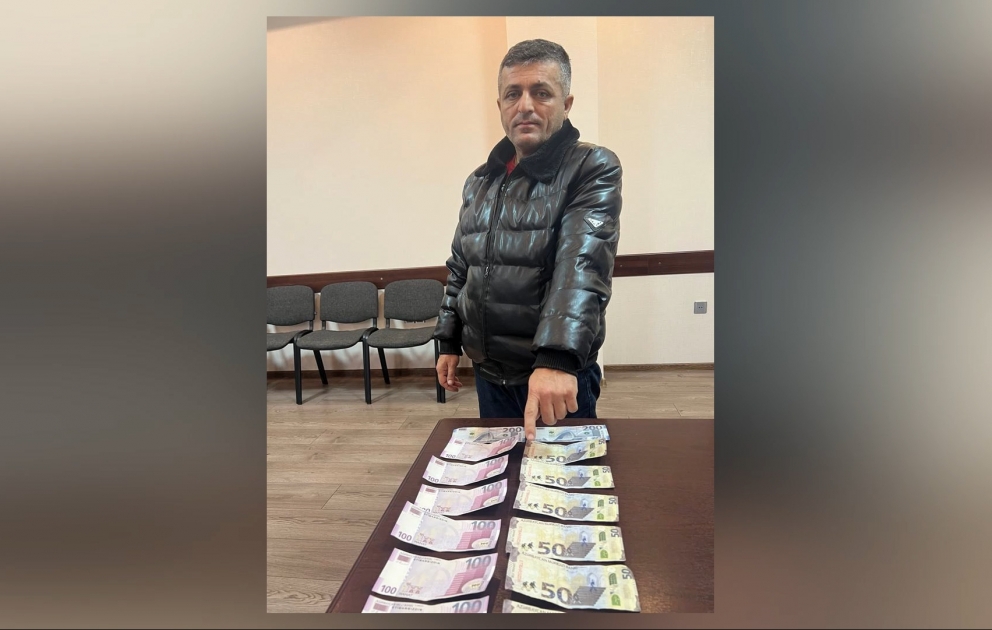 Paytaxtda taksi sürücülərinə qarşı dələduzluq edən şəxs saxlanılıb VİDEO