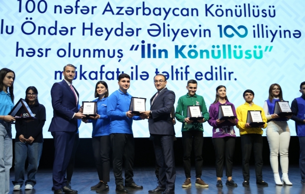 100 könüllüyə "İlin könüllüsü" mükafatı təqdim edilib VİDEO