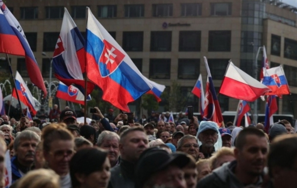 Slovakiyada hökumət əleyhinə kütləvi aksiyalar keçirilib VİDEO