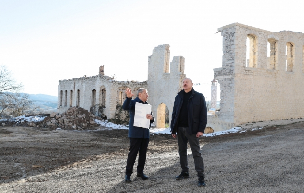 Şuşa şəhərinin Qarabağ küçəsində aparılan tikinti işləri ilə tanışlıq YENİLƏNİB VİDEO