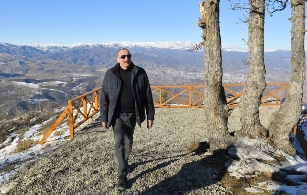 Präsident Ilham Aliyev besucht Dorf Daghdaghan im Bezirk Chodschali VIDEO