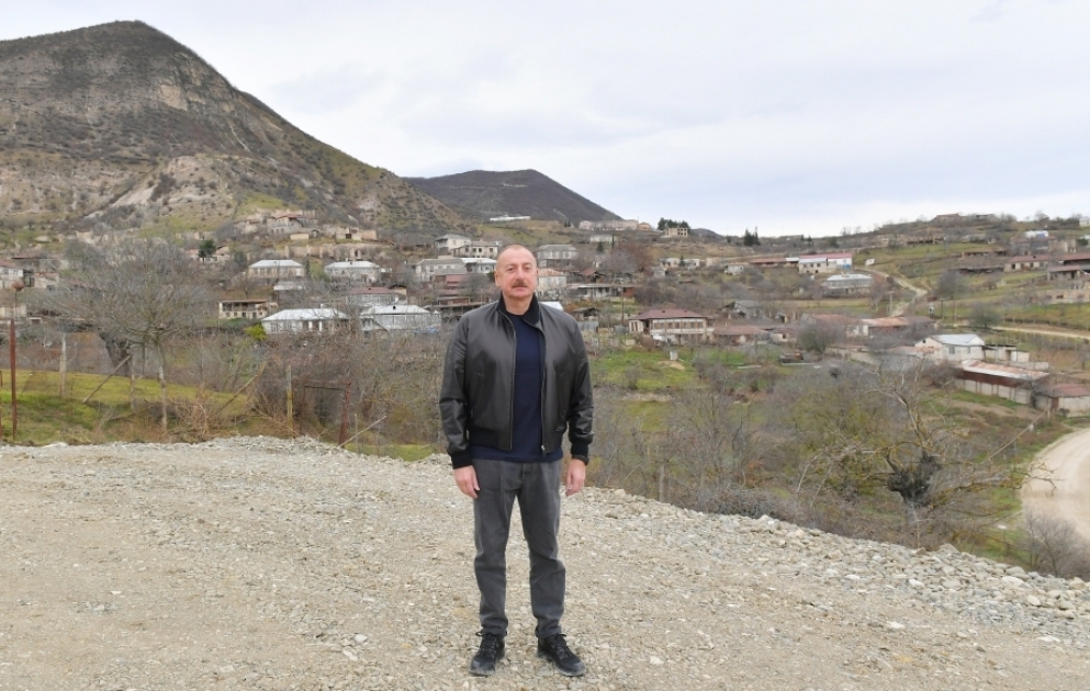 Präsident Ilham Aliyev besucht Dorf Pirjamal im Bezirk Chodschali AKTUALISIERT VIDEO