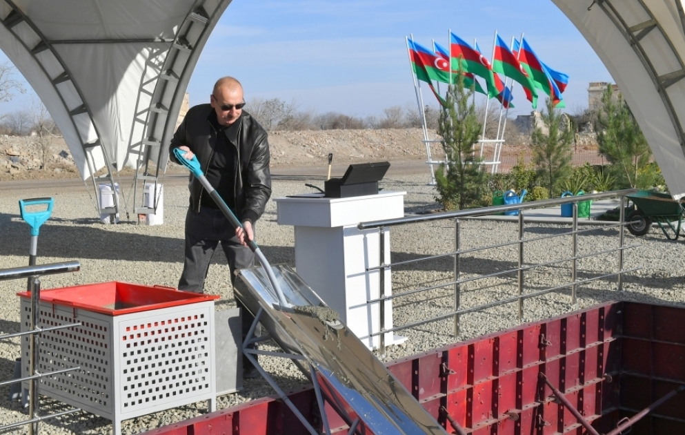 Pose de la première pierre du cinquième complexe résidentiel à Aghdam VIDEO