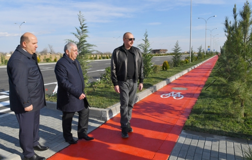 Aghdam : le président Aliyev inspecte les travaux en cours dans les routes internes VIDEO
