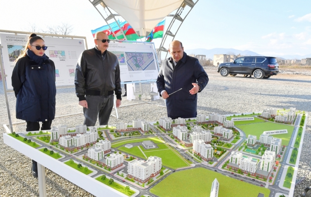 Präsident Ilham Aliyev legt Grundstein für vierten Wohnkomplex in der Stadt Agdam VIDEO