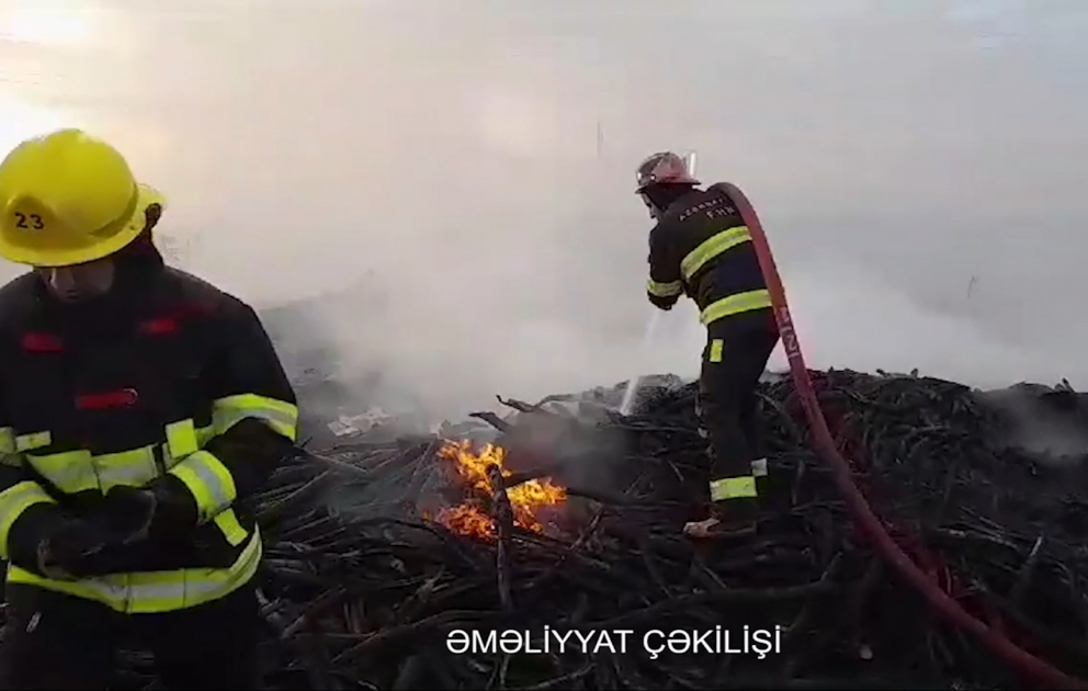 FHN: Bakı-Quba-Rusiya ilə dövlət sərhədi avtomobil yolunun kənarındakı ərazidə yanğın söndürülüb YENİLƏNİB VİDEO