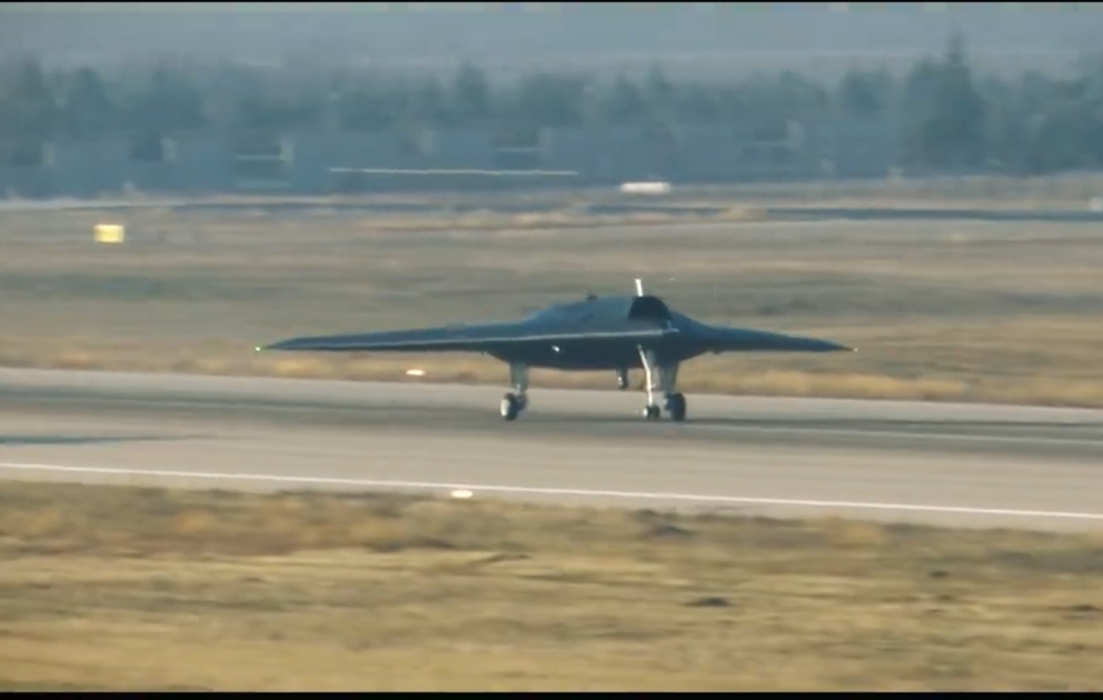 Türkiyənin pilotsuz döyüş təyyarəsi ilk uçuşunu həyata keçirib  VİDEO